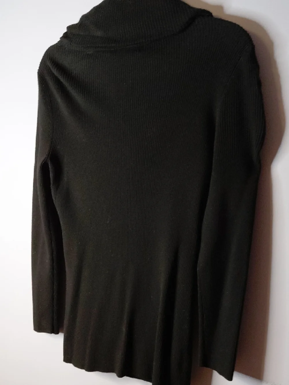 MUST BUNDLE INC International Concepts Black Ribbed Cowlneck Sweater - Picture 4 of 4